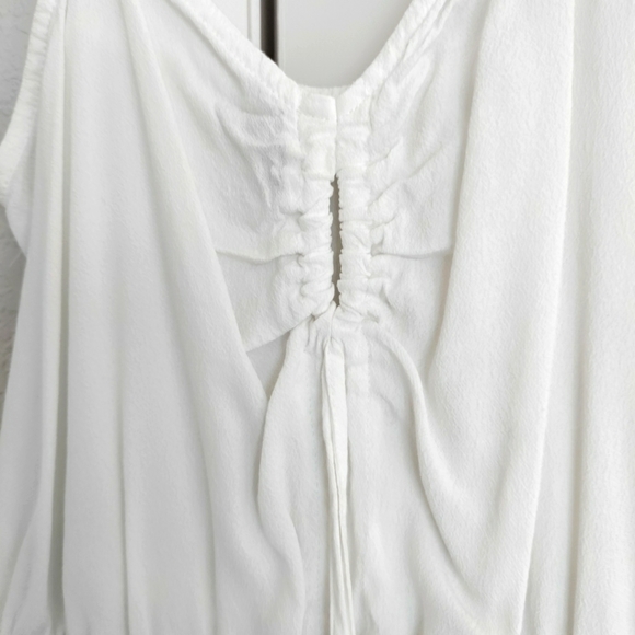 Express white ruffle bottom tank top size x small - Picture 2 of 5